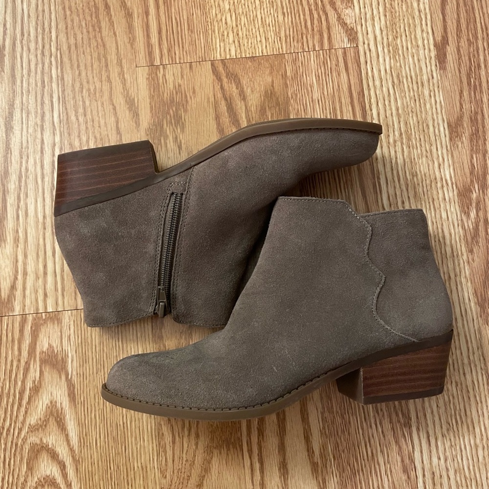 Women’s Suede Booties Sole/Society Size 7